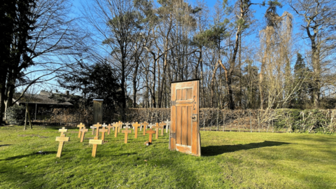 Siegburg Nordfriedhof Tür