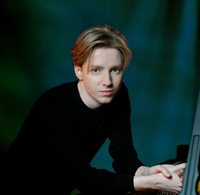 RESONANZEN | Julius Asal